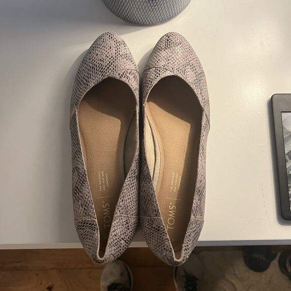Toms Shoes - Tom’s Julie Snake Skin Print Flat